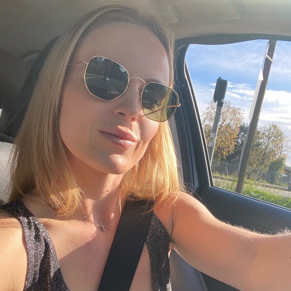 Meet your Posher, Lindsay - Picture 13 of 16